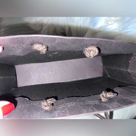 GUCCI Small Embossed Paper Gold Print
Product Bag "Firenze 1921" | Brown - Picture 6 of 8